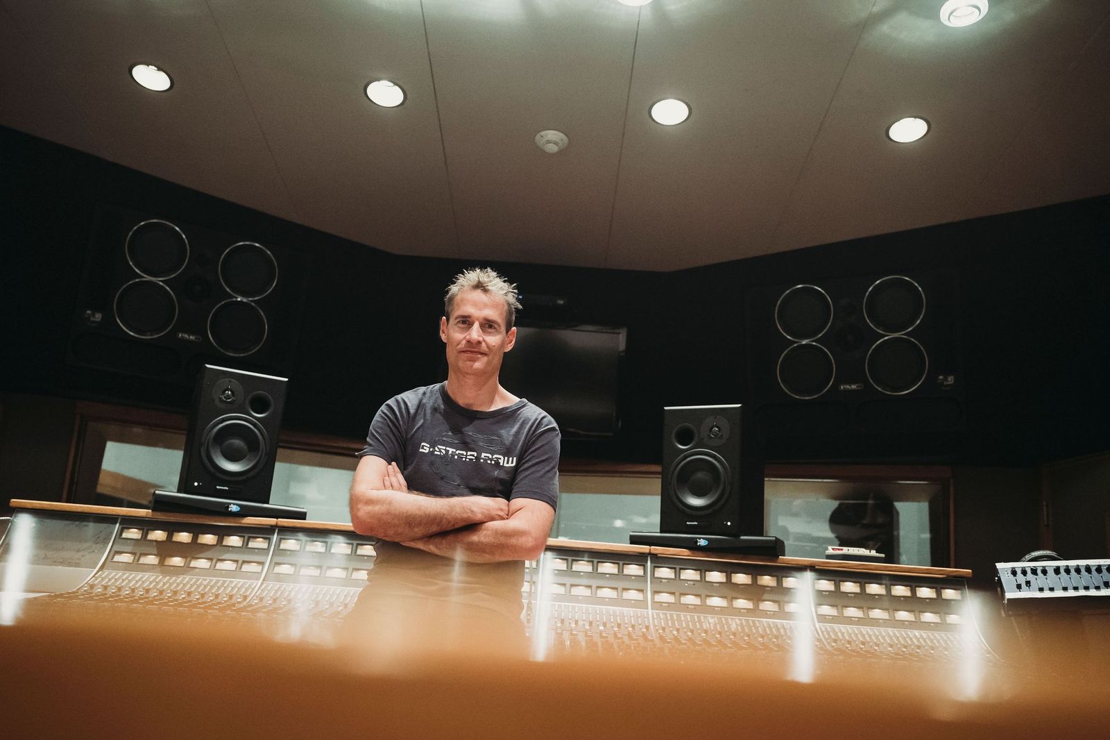 PAUL LEONARD-MORGAN ventures INTO THE MANOSPHERE and pays them back with PRETTY LETHAL on a new Film Music Live!